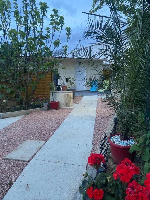 Maison Jardin Et Parking Gratuit - 10 Min De L'Aeroport - Metro 14 - Arrivee Autonome Orly Dış mekan fotoğraf